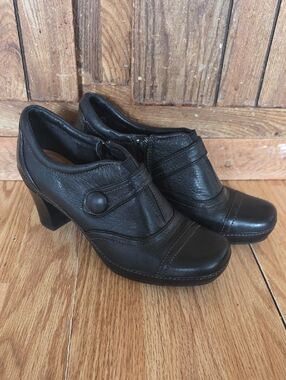 Womens Clarks Artisan Heels